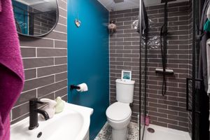 En-Suite- click for photo gallery